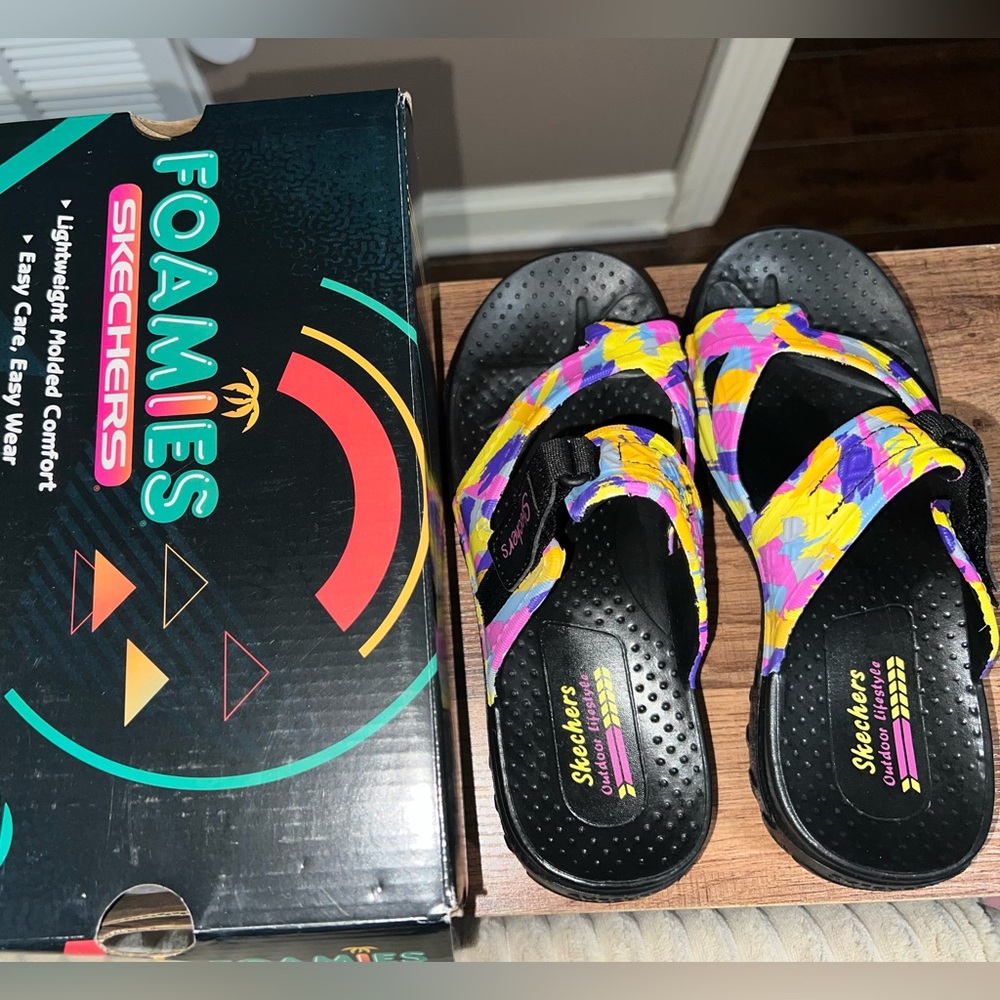 Skechers Vibrant Patterned Sandals